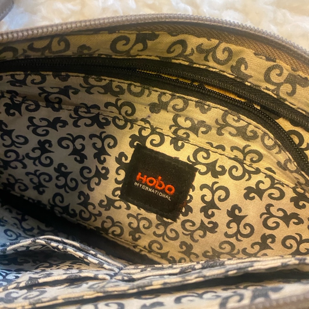 Hobo International Brown Wristlet Clutch with Gold Zipper and Wrist Strap - Picture 3 of 8